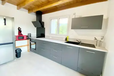 Image de Gîte de la Coopérative à L'Epine - 4/6pers - Wifi Terrasse Confort