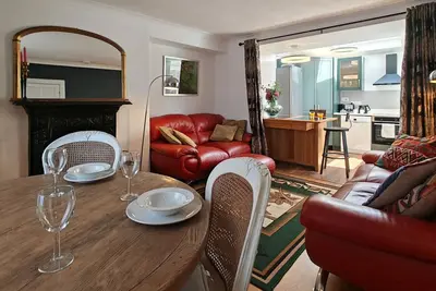 Image de Crossview - Deux Chambres Maison, Couchages 4