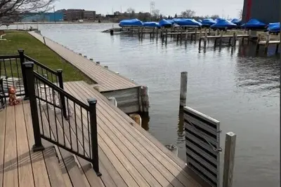 Image de Perfect for Eaa! Beautiful waterfront 3-bedroom Condo