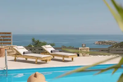 Private Pool Villa, Sea Views, Bbq, close to Beach