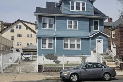 Image de Judees' Comfort 2\nSpacious 2-bedroom apartment available in charming Newark Nj