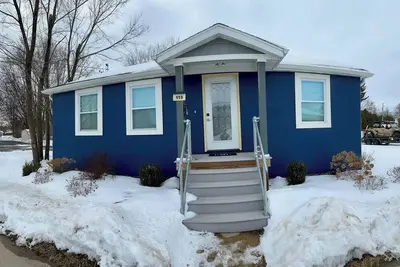 Image de The Blue Riverside Home in Oconto