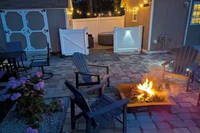 Image de Tiny, Funky, and Full of Love - Welcome to the Love Shack