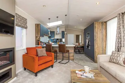 Image de Luxurious Lodge, perfect for couples or familes, sleeping four people.