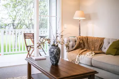 Image de 3 Bed Family Retreat Classic Charm With Park Views