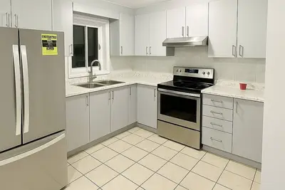 Image de 3-bedroom house in charming Brampton with WiFi, Ac. Start your getaway