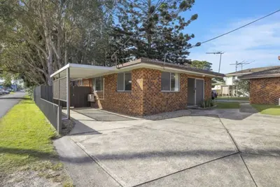 Image de Stay in the heart of Urunga, 2 minute stroll to cafes, boardwalk and riverfront!