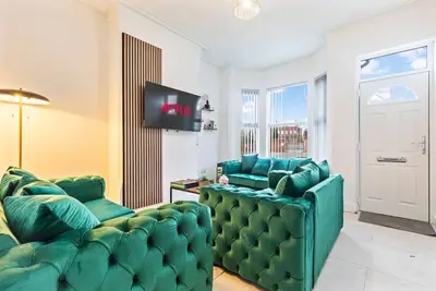 Image de Cosy 3-Bed House with Jacuzzi