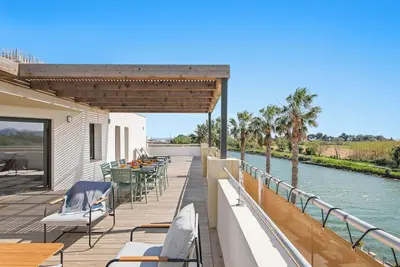 Image de Duplex Palmira avec jacuzzi situé à 5 mn de la plage Hyères les Salins