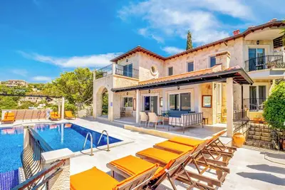 Image de Karizma Property - Waterfront Villa Ela