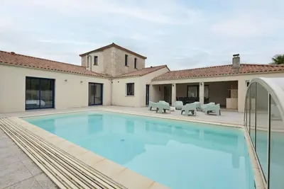 Image de La Tour Maréchal - Gîte d'exception avec piscine