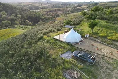 Image de Tente Lotus Glamping de 2 à 4 personnes au sommet de la vallée
