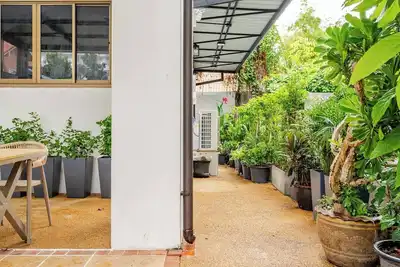 Image de Newly renovated, 2 bed townhouse, best location, Patong
