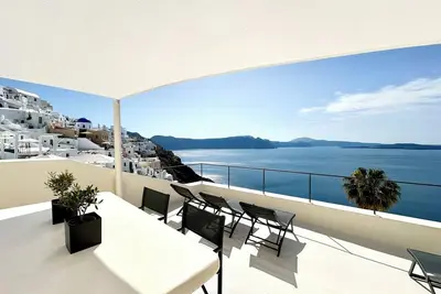 Image de 3-bedroom villa in the heart of Oia, Santorini with hot tub