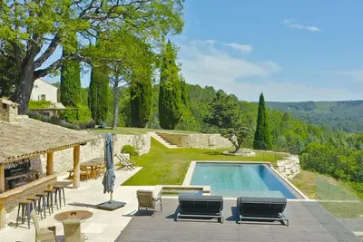 Image de Domaine de Fontvieille piscine spa luxe au naturel