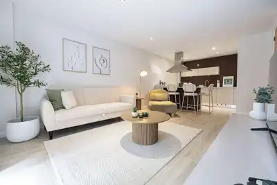 2 Bed Central Flat, Free Parking By City SuperHost
