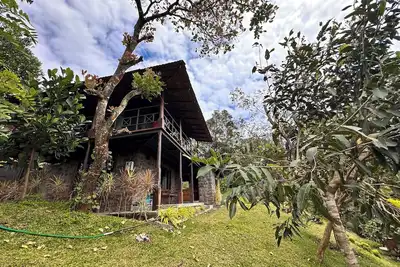 Image de Sunset view deck-Entire Property-1bhk Cottage with Attic & Kitchen, Near Munnar