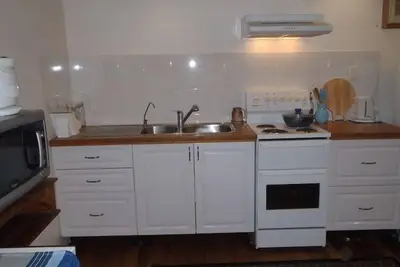 Image de Pet friendly ground level of 2-storey house with rural views