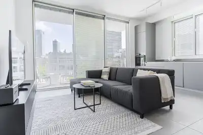 Image de Blueground | Nahalat Byniamin, High End, Balcony (Tlv-37)