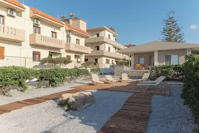 Aelia Seafront 2 Bdr Villa by Hospi