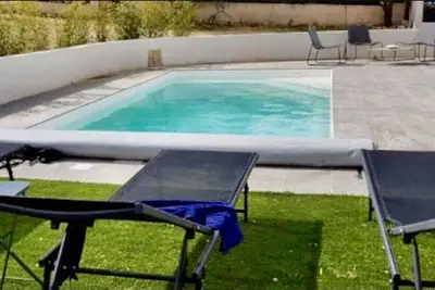 Maison avec piscine à proximité du centre ville