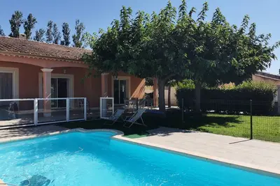 Image de Villa avec piscine et jardin en provence