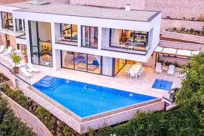 Image de Villa Rozo - Quatre Chambres Villa, Couchages 8