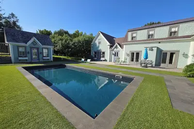 Image de Large peaceful farmhouse with pool and big garden in beautiful Saint Andrews