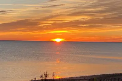 Image de Oceanfront! 2 bed, 1 bath Condo with ocean and sunrise views-  Ac and WiFi