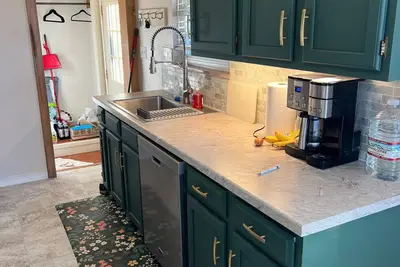 Image de Newly renovated Quiet neighborhood 4 bedroom 2 bath house in delightful Midland