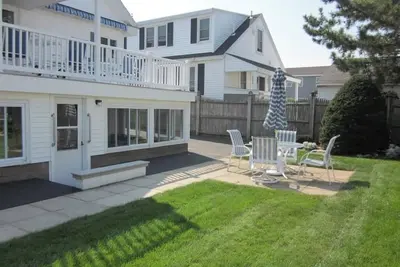 Image de Studio apartment ideally located in the coveted Seabrook Beach Village District