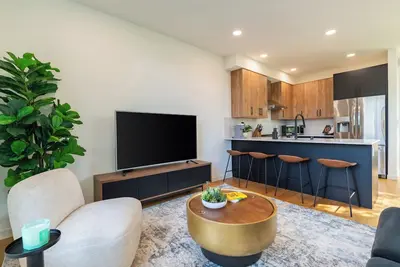 Image de Modern 2-Bedroom Townhome with A/C