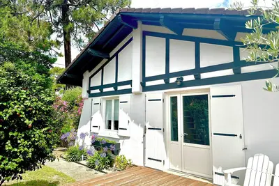 Image de La Cabane des Abatilles, villa avec piscine à Arcachon à 5 minutes de la plage !