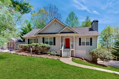 Image de Tranquil cabin retreat with shady porch near wineries & waterfalls-Dog Friendly