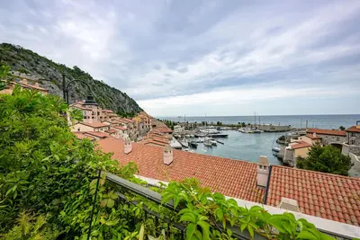 Image de Luxuriöse Wohnung in Portopiccolo mit Garten und Privatstrand Privates