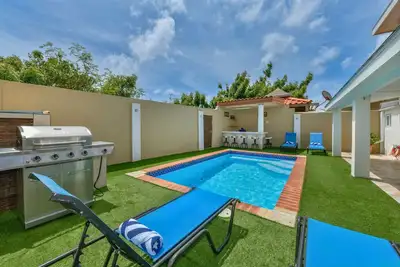 Sunny Side Villa - 3br