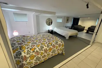 Image de Charming 1-bedroom apartment in Dix Hills with Ac, WiFi, fitness room, ping pong