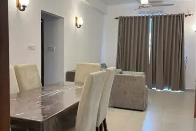 Modern condo in the heart of Colombo city, minutes away from Wellawatte Beach