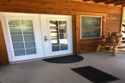 Image de {Aspen Chalet} Hot Tub, Tesla Charger, Near Deadwood!