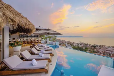 Image de Sophisticated Villa Iris, Walk to Beach and Malecon Boardwalk