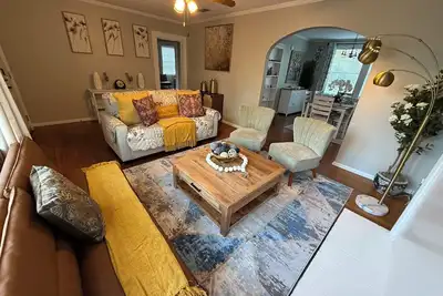 Image de Charming 3br  Minutes to Moody Afb, Downtown & Vsu