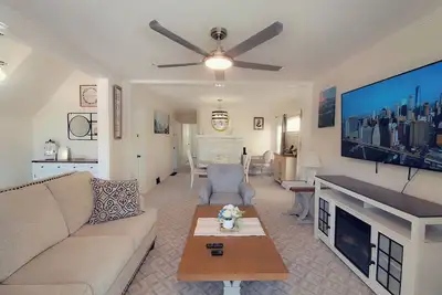 Image de 3-bedroom apartment Buffalo-Niagara Falls \neasy parking