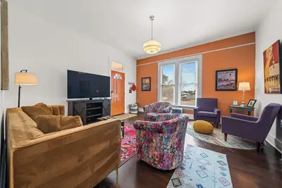 Image de Orange Street Cottage - Walk to Restaurants, Shops & Bars in Historic Downtown!