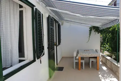 Image de Appartement d'une chambre avec la terrasse Supetar, Brac (A-20219-b)