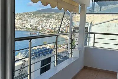 Spacious Lovely Apartment in center of Saranda, 1 minute walk from the sea :)