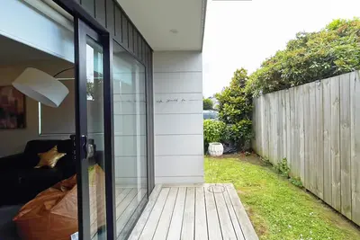 Image de Canvas of Comfort — A Modern Townhouse of Four Suites