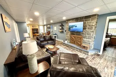 Image de Charming 3br Cottage Near Sylvan Beach | Pets Ok