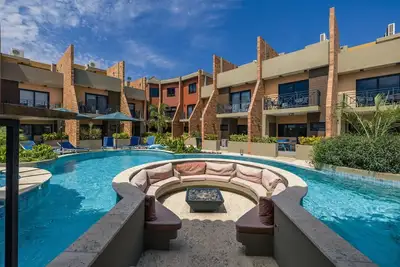 Image de 2br Sunset Villa | Door to the Sun 9 by Bocobay