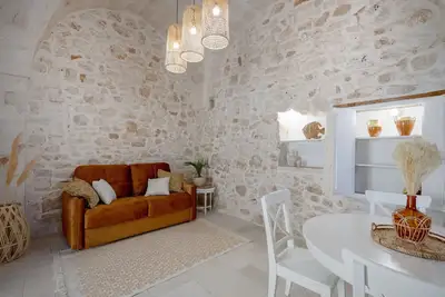 Image de Wonderful apartment of about 40 sqm, able to accommodate up to 4 people, located on the first and second floor of a building (No elevator - several internal and external steps to climb). The property is located in Conversano, in the province of Bari, know