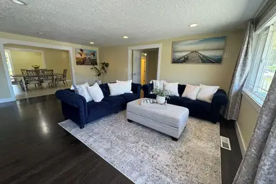 Image de 11 Guest Spacious 6-bedroom house in wonderful Clackamas with Ac, WiFi